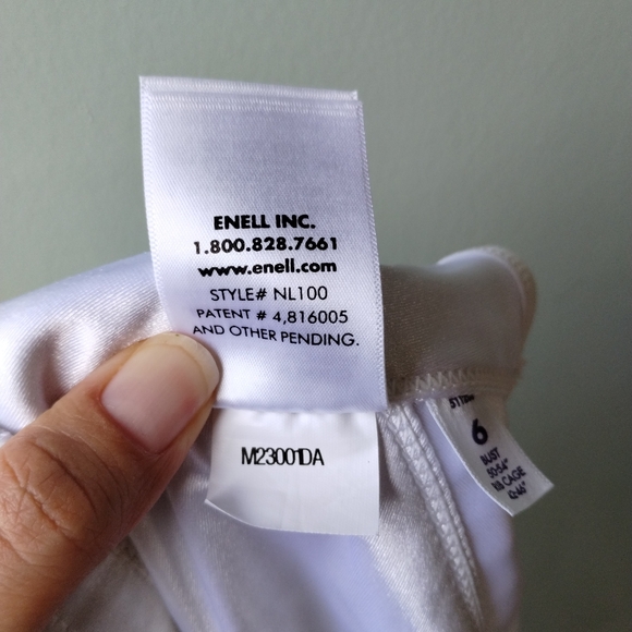 Enell Women's High Impact Sports Bra White Size 6 Minimizing Comfort Straps - Picture 5 of 10
